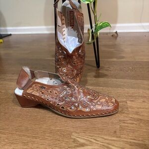 Pikonilos Brown Leather floral  Cutout Mules women's size 15.5-11 slip on
